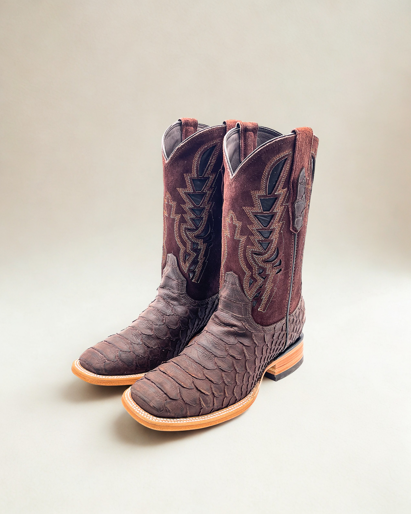 Bota Bulldog Pitón Café Nobuck