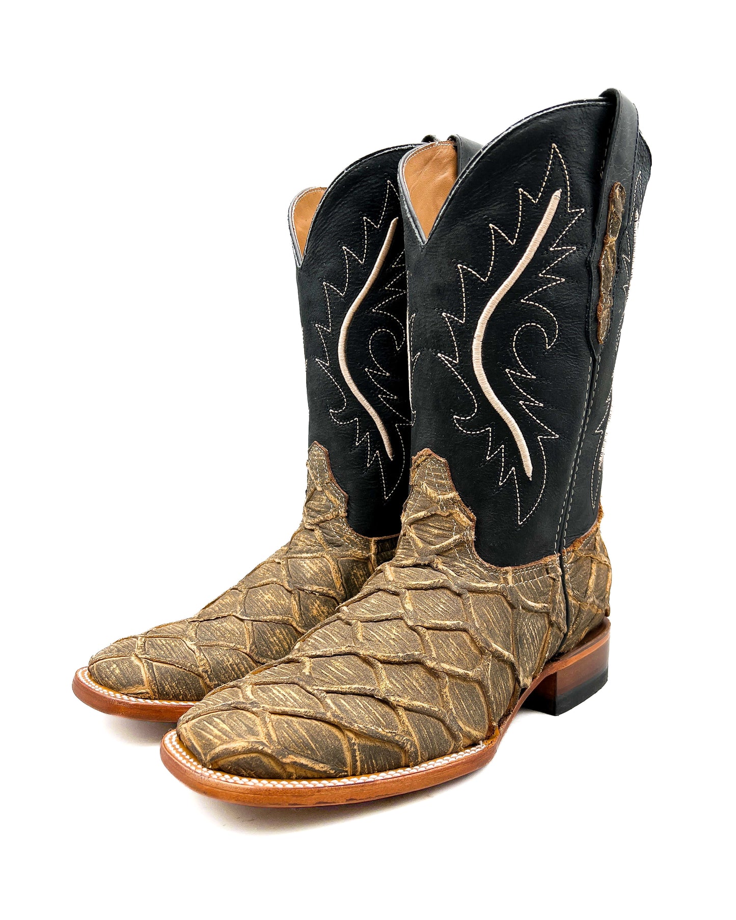 Bota Bulldog Pescado Mar y Tierra