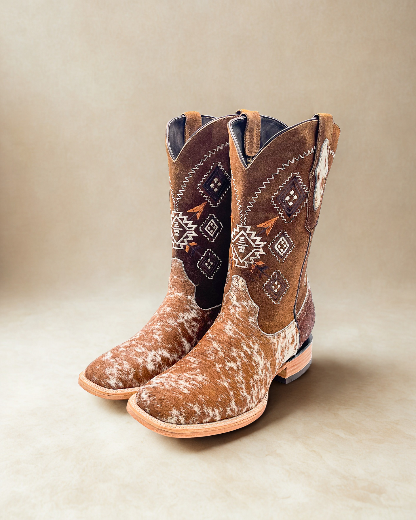Bota Bulldog Pelo Vaca de Vaca Pinto Café