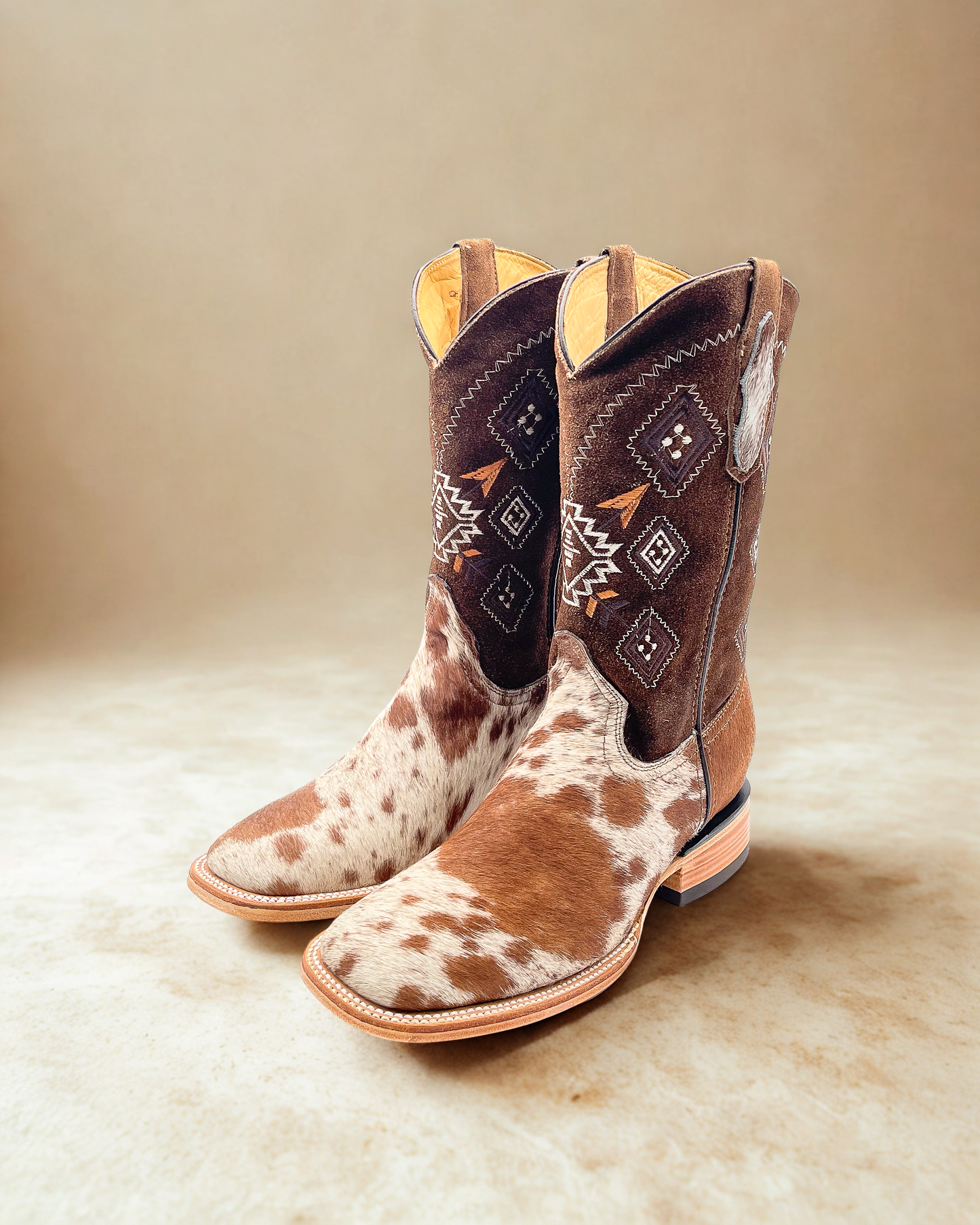 Bota Bulldog Pelo Vaca de Vaca Pinto Café
