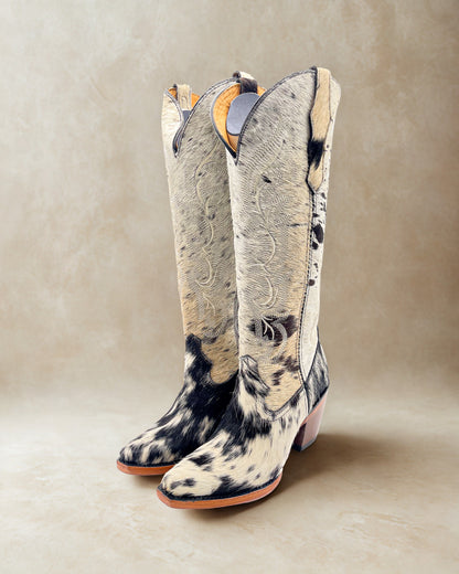 Bota Picuda con Láser Pelo de Vaca