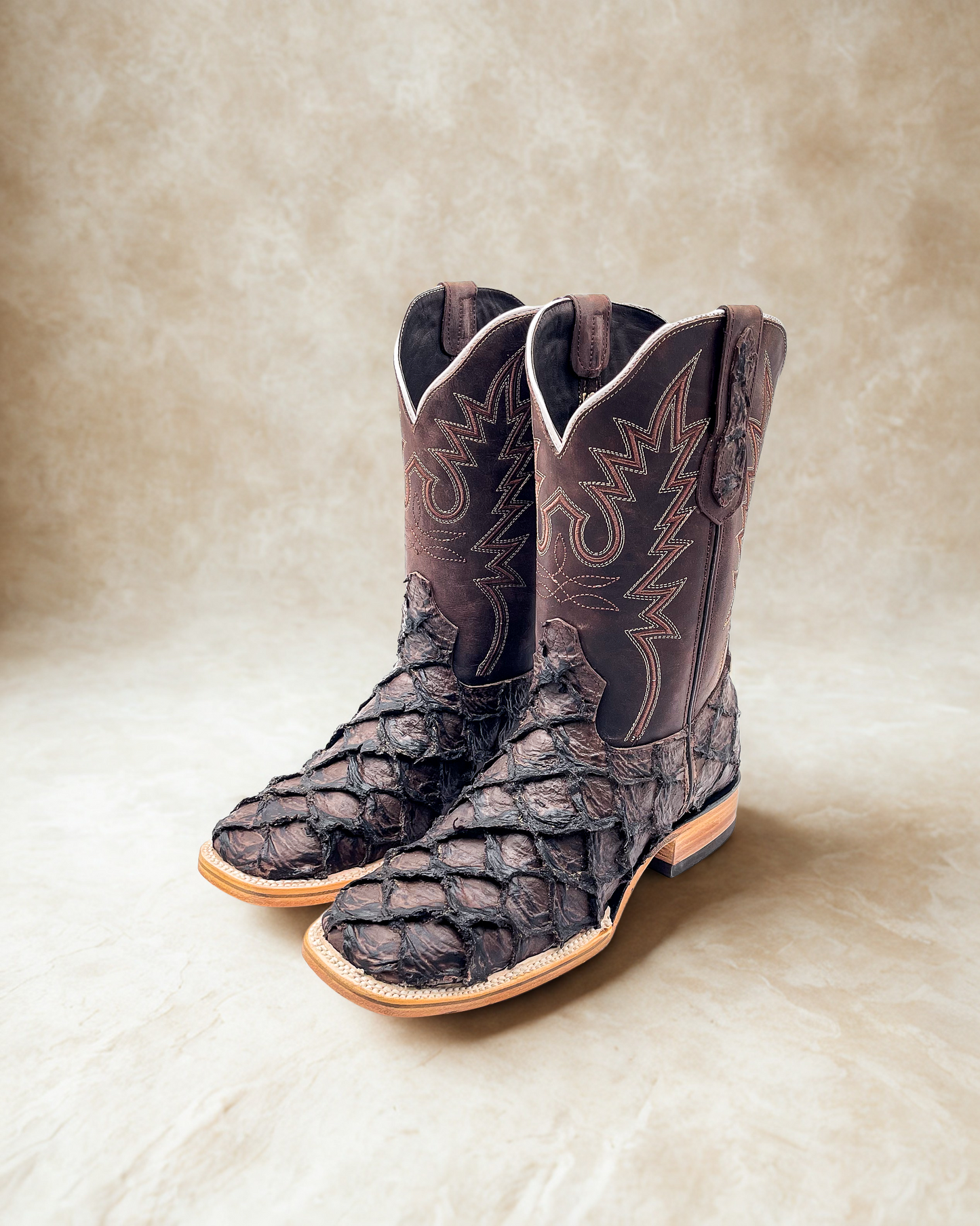 Bota Bulldog Pescado Café Oscuro