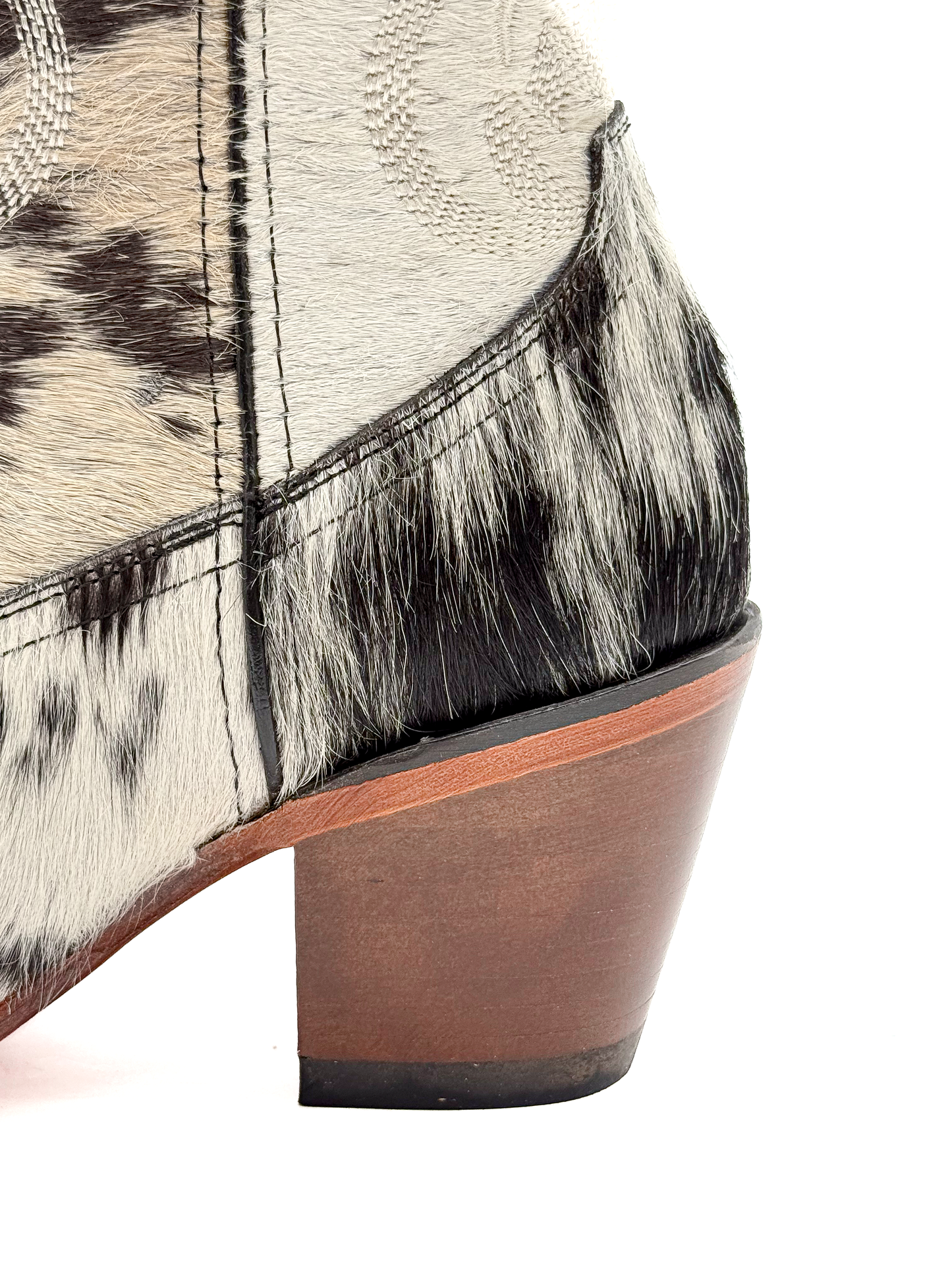 Bota Picuda con Láser Pelo de Vaca