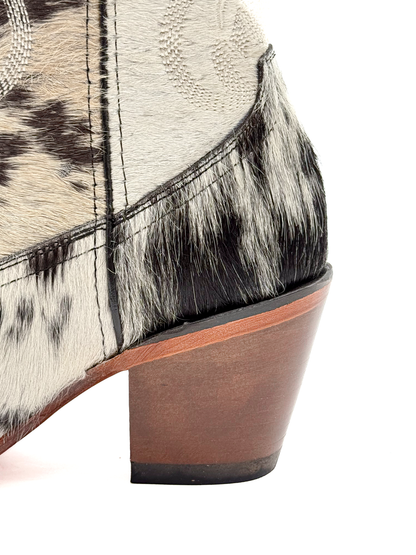 Bota Picuda con Láser Pelo de Vaca