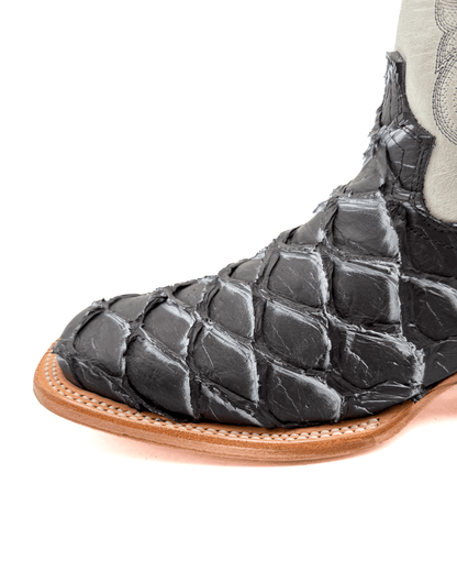 Bota Bulldog Pescado Periódico