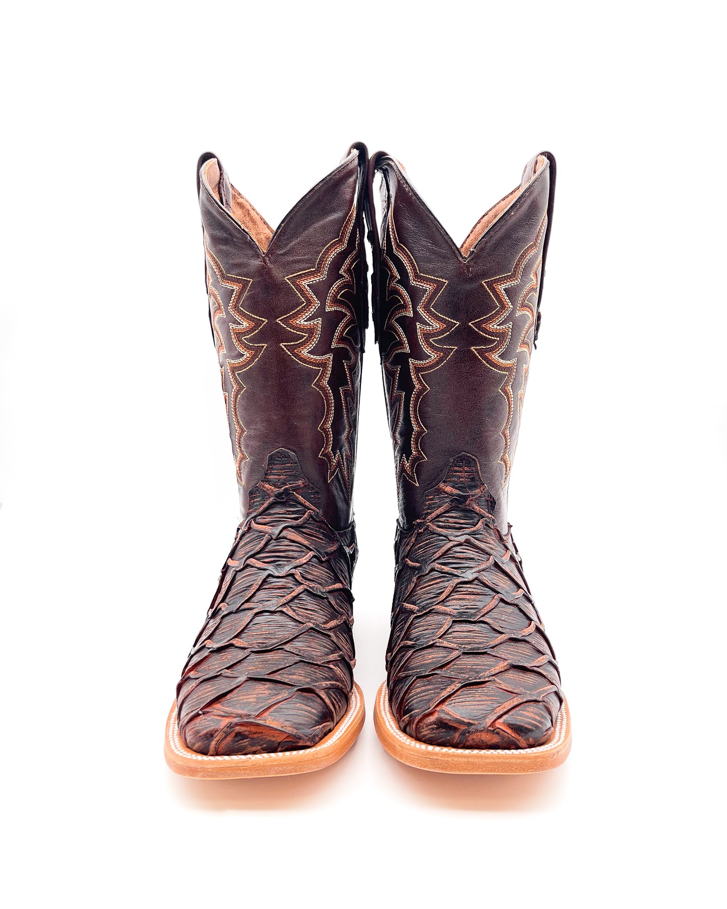 Bota Bulldog Pescado Marrón Rojizo