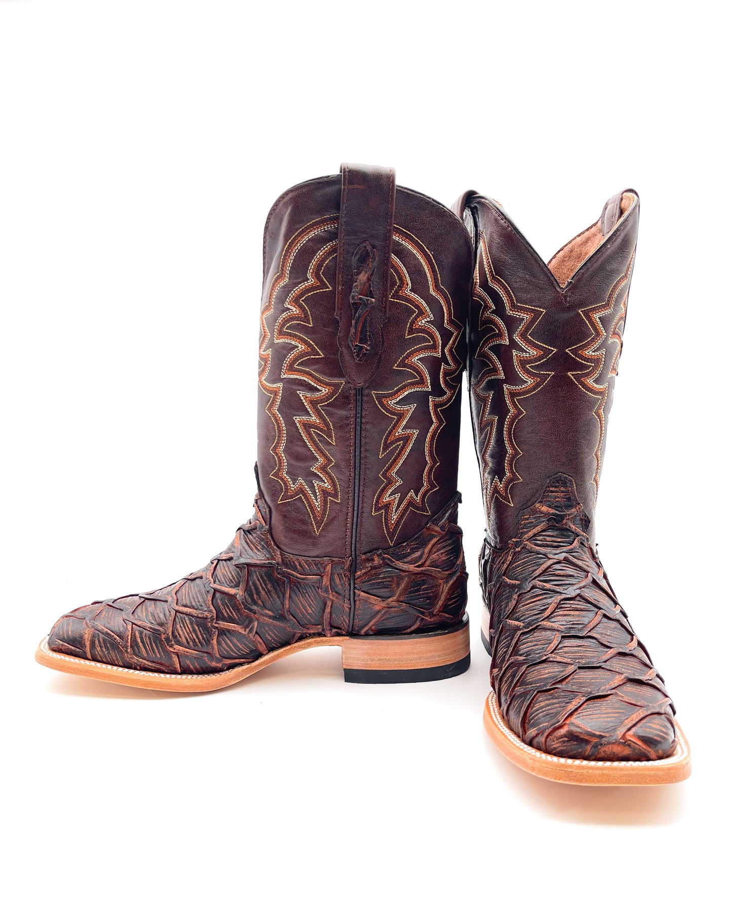 Bota Bulldog Pescado Marrón Rojizo