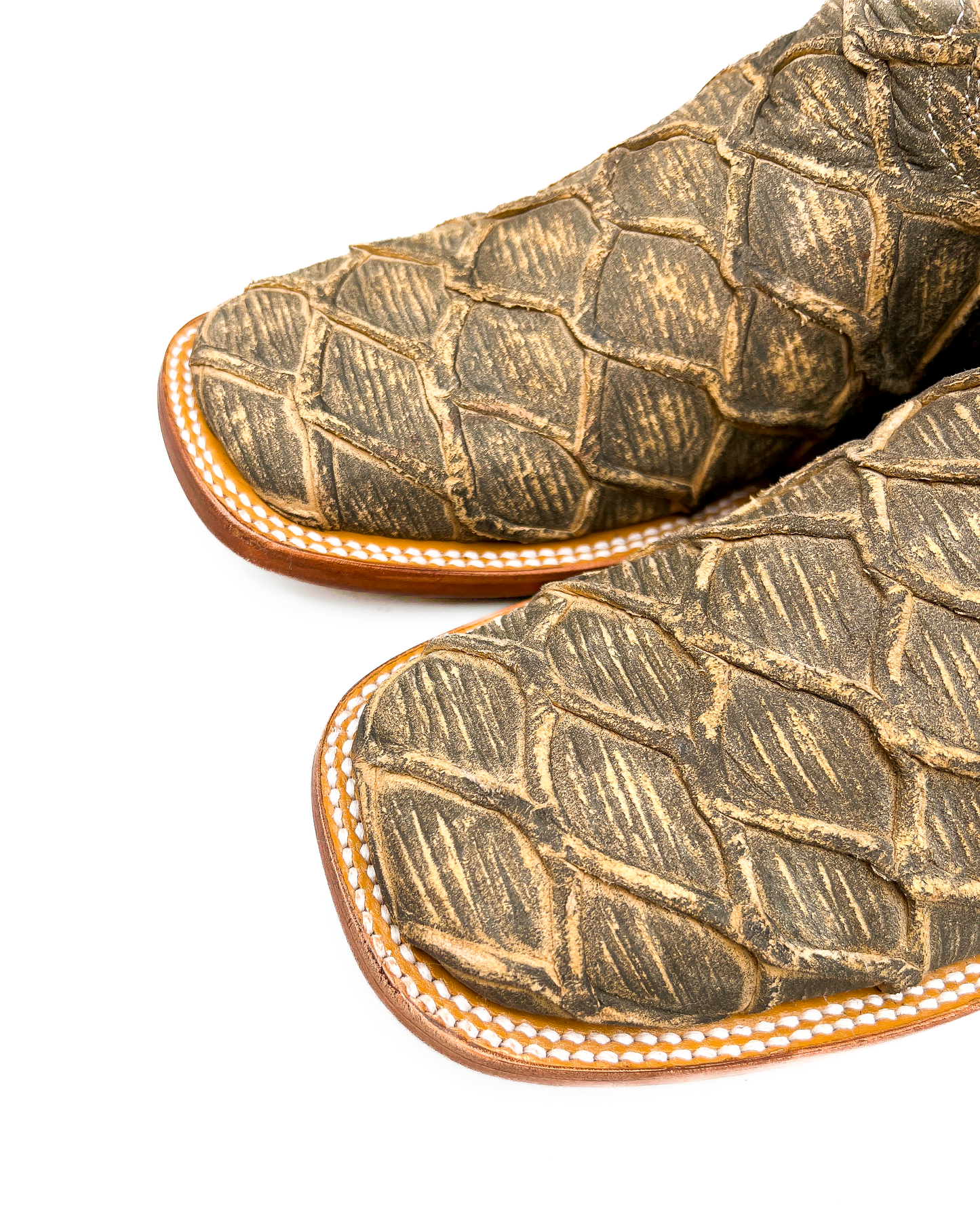 Bota Bulldog Pescado Mar y Tierra