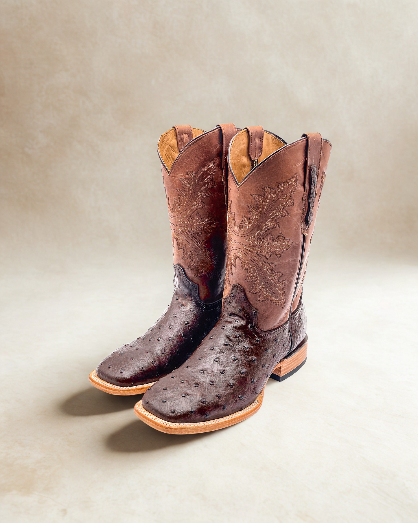 Bota Bulldog Avestruz Chocolate