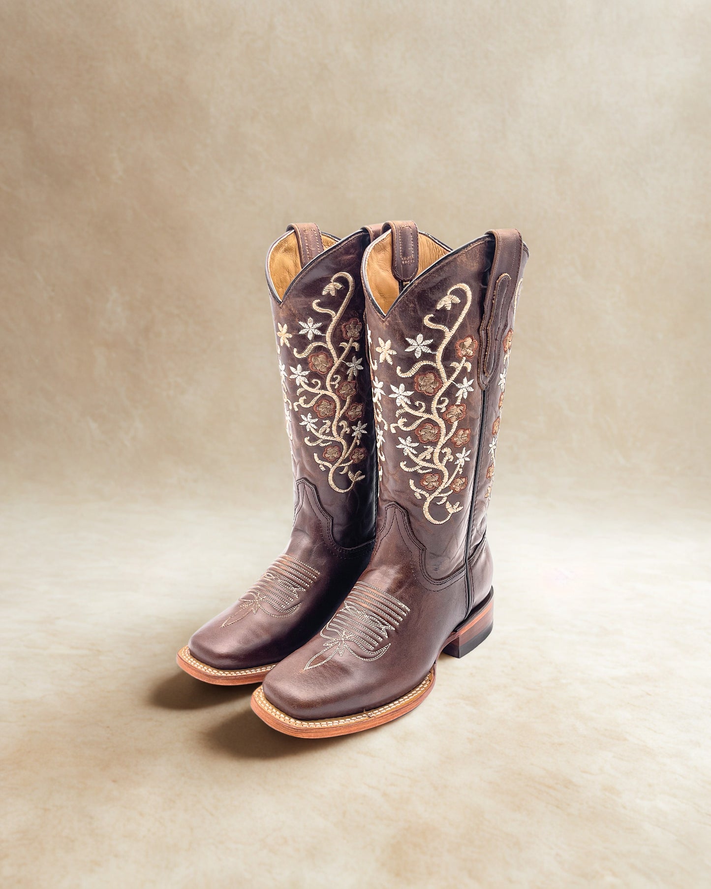 Bota Bulldog Jazmín Alazán Café