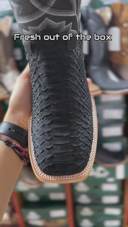 Bota Bulldog En Piel Genuina Pitón Negro